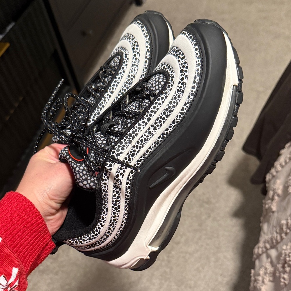 Nike Air Max 97 SE Black and White Patterned Shoes - Picture 6 of 6